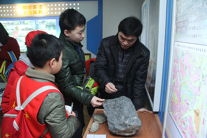 亚洲精品久久99蜜芽尤物TV